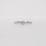 rong-solitaire-knife-edge-setting