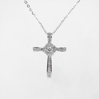 Pendant Cross Setting